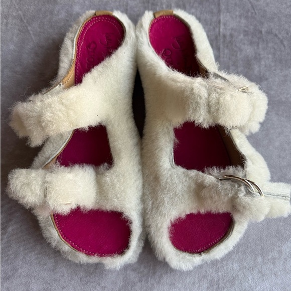 KK Quoddy Fuzzy White Sandals with Pink Soles - Picture 2 of 8